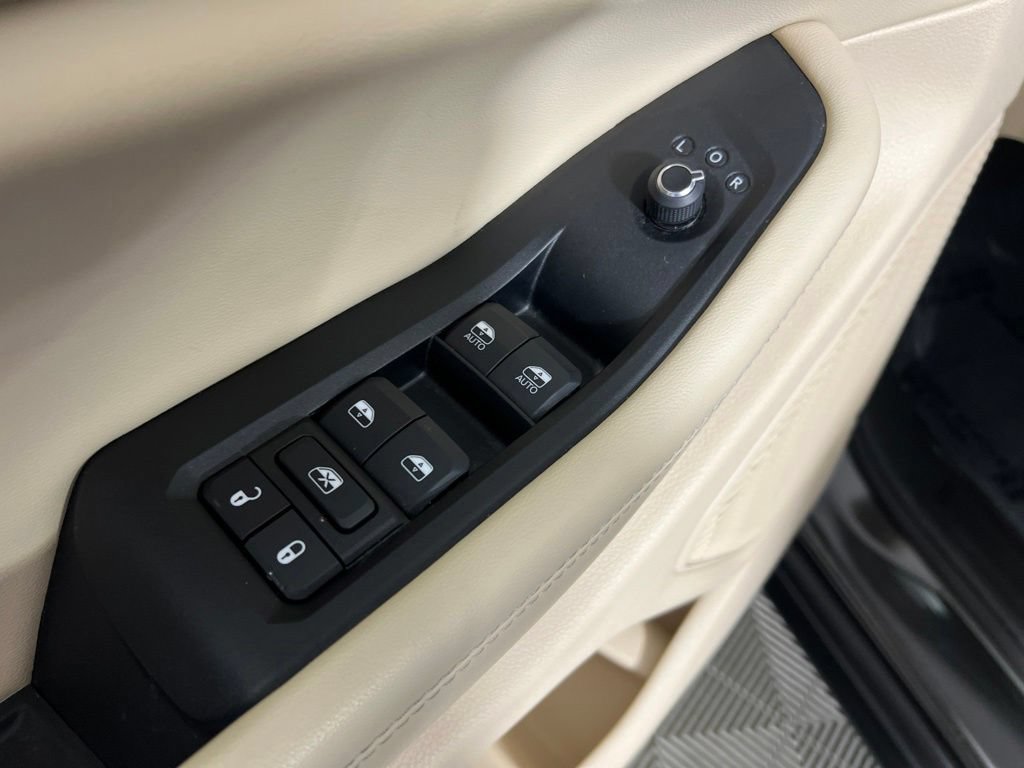 Used 2024 Jeep Grand Cherokee Limited AWD/4WD image 17