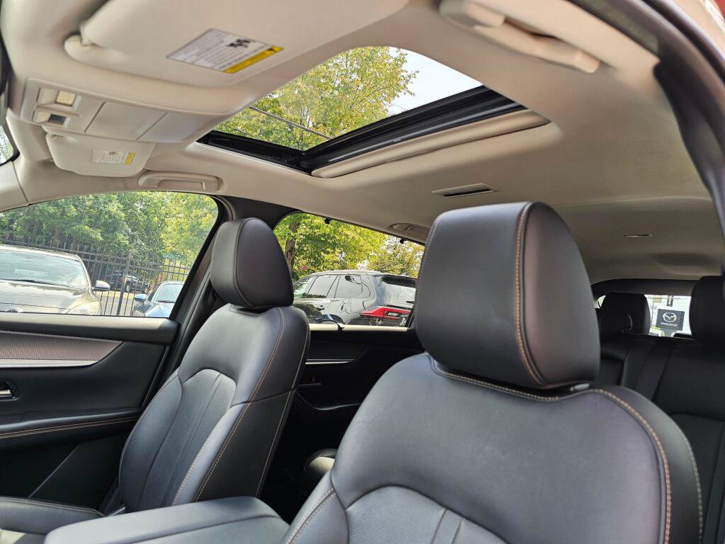 Certified 2024 MAZDA CX-90 Plug-In Hybrid w/ Preferred AWD/4WD image 23