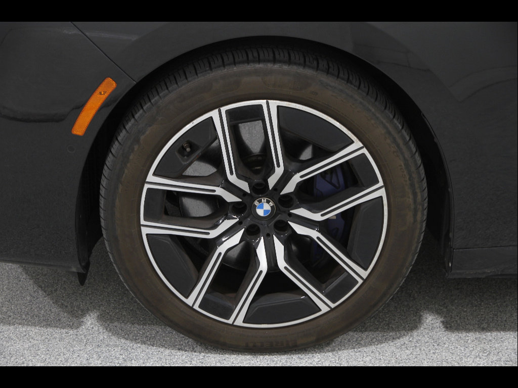 Certified 2024 BMW 760i xDrive AWD/4WD image 22