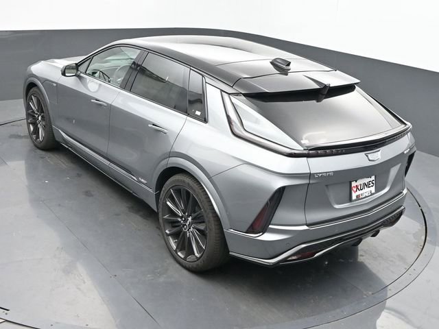New 2026 Cadillac Lyriq V image 32