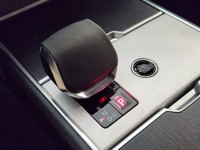 New 2026 Land Rover Range Rover Long Wheelbase SE image 18