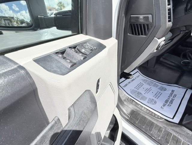 Used 2018 Ford F250 XL w/ Power Equipment Group AWD/4WD image 18