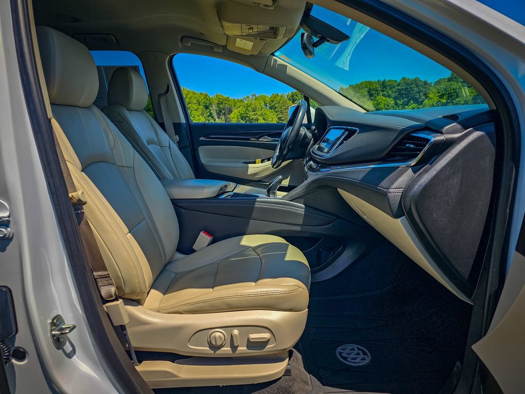 Used 2019 Buick Enclave Essence AWD/4WD image 40