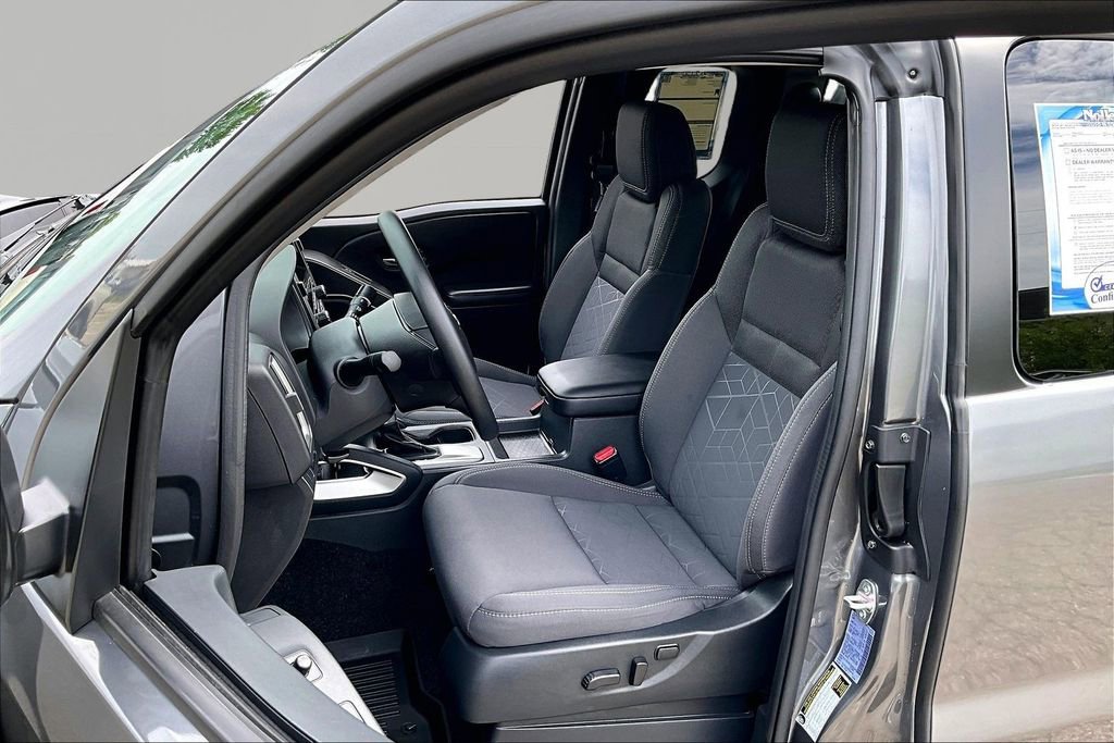 Used 2025 Nissan Frontier SV RWD image 26