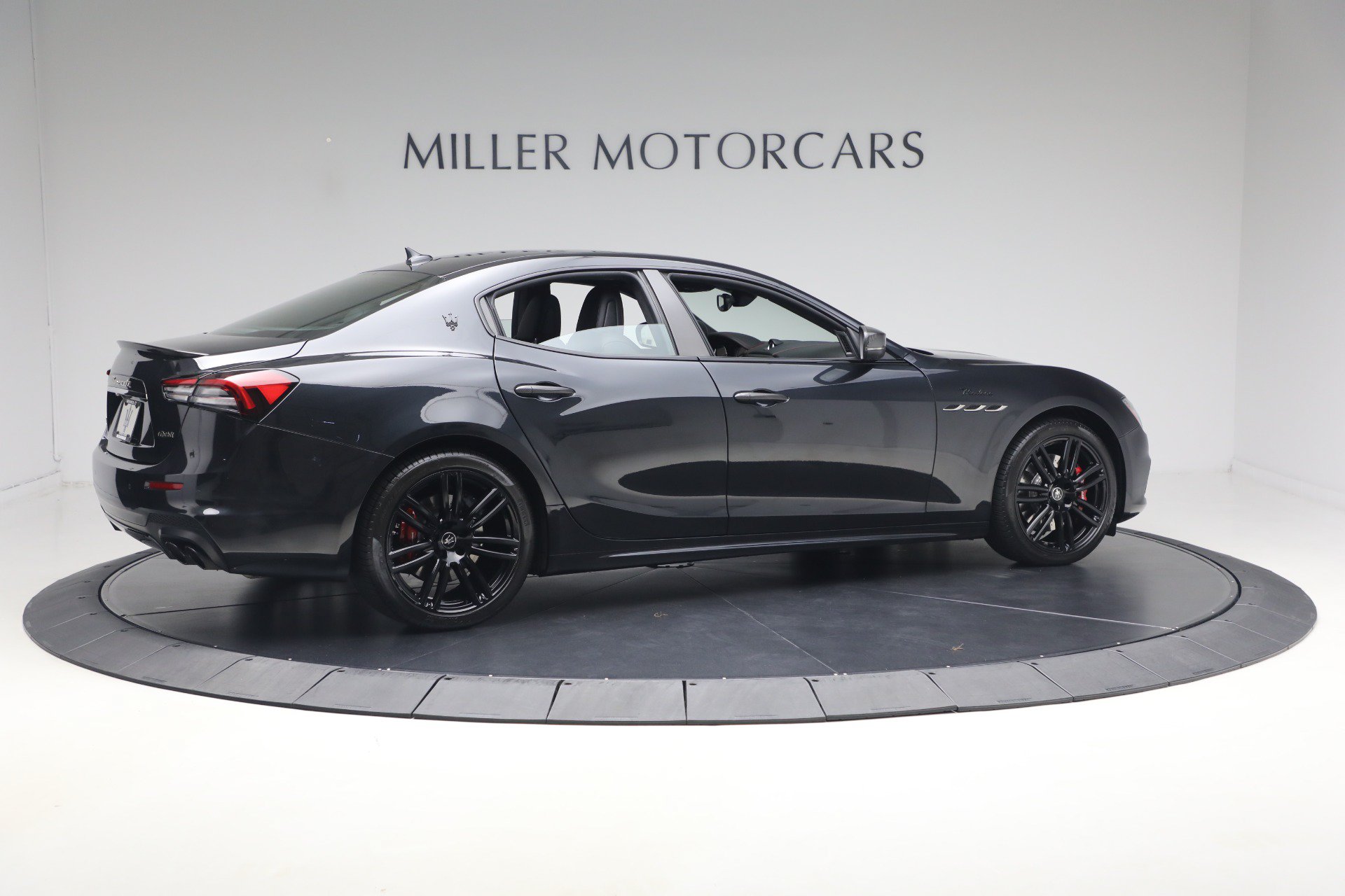 Certified 2023 Maserati Ghibli Modena Q4 AWD/4WD image 8