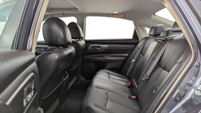 Used 2013 Nissan Altima 2.5 SL w/ Technology Pkg FWD image 16