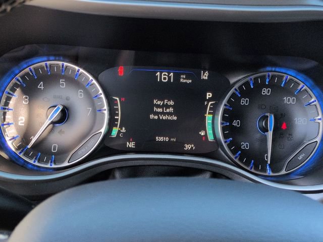 Used 2024 Chrysler Pacifica Touring-L image 16