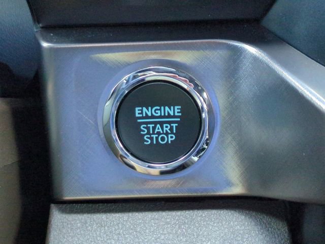 Certified 2023 Ford F350 King Ranch w/ FX4 Off-Road Package AWD/4WD image 31