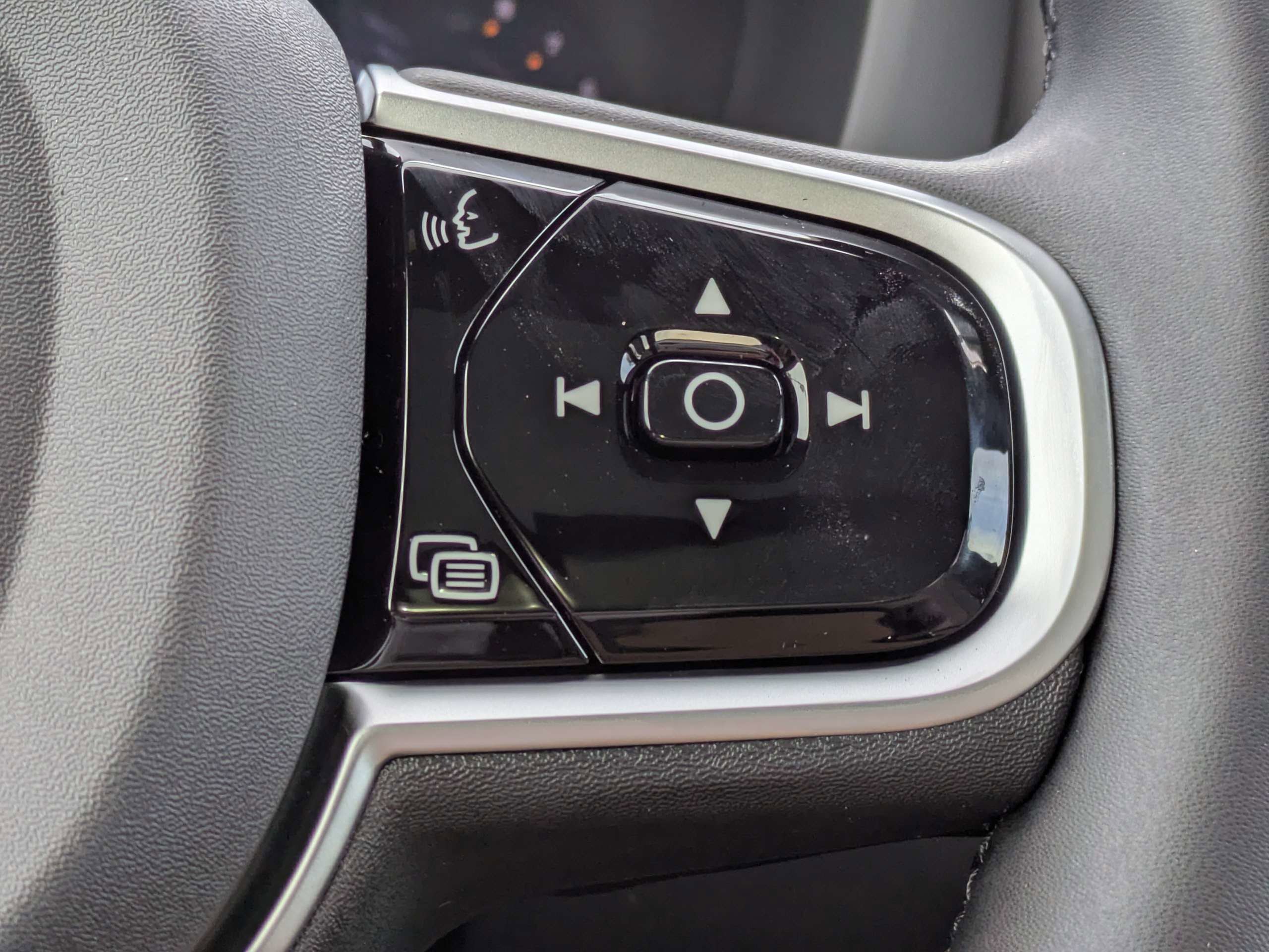 New 2026 Volvo XC60 B5 Plus w/ Protection Package Premier image 25