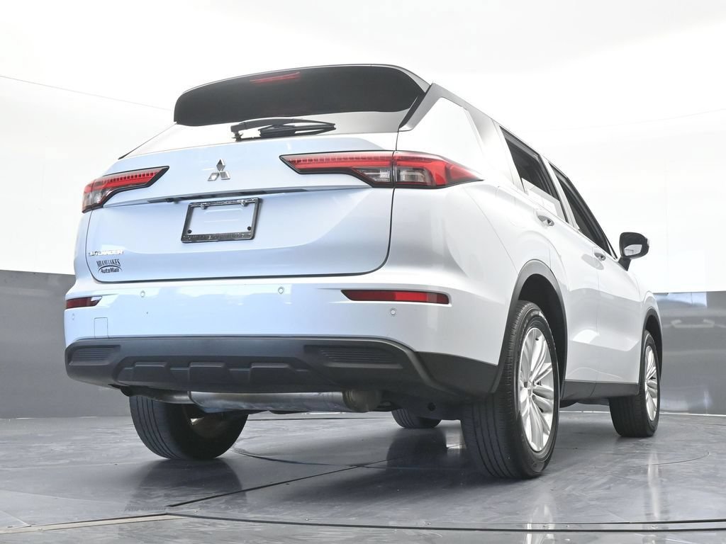Used 2024 Mitsubishi Outlander ES FWD image 62