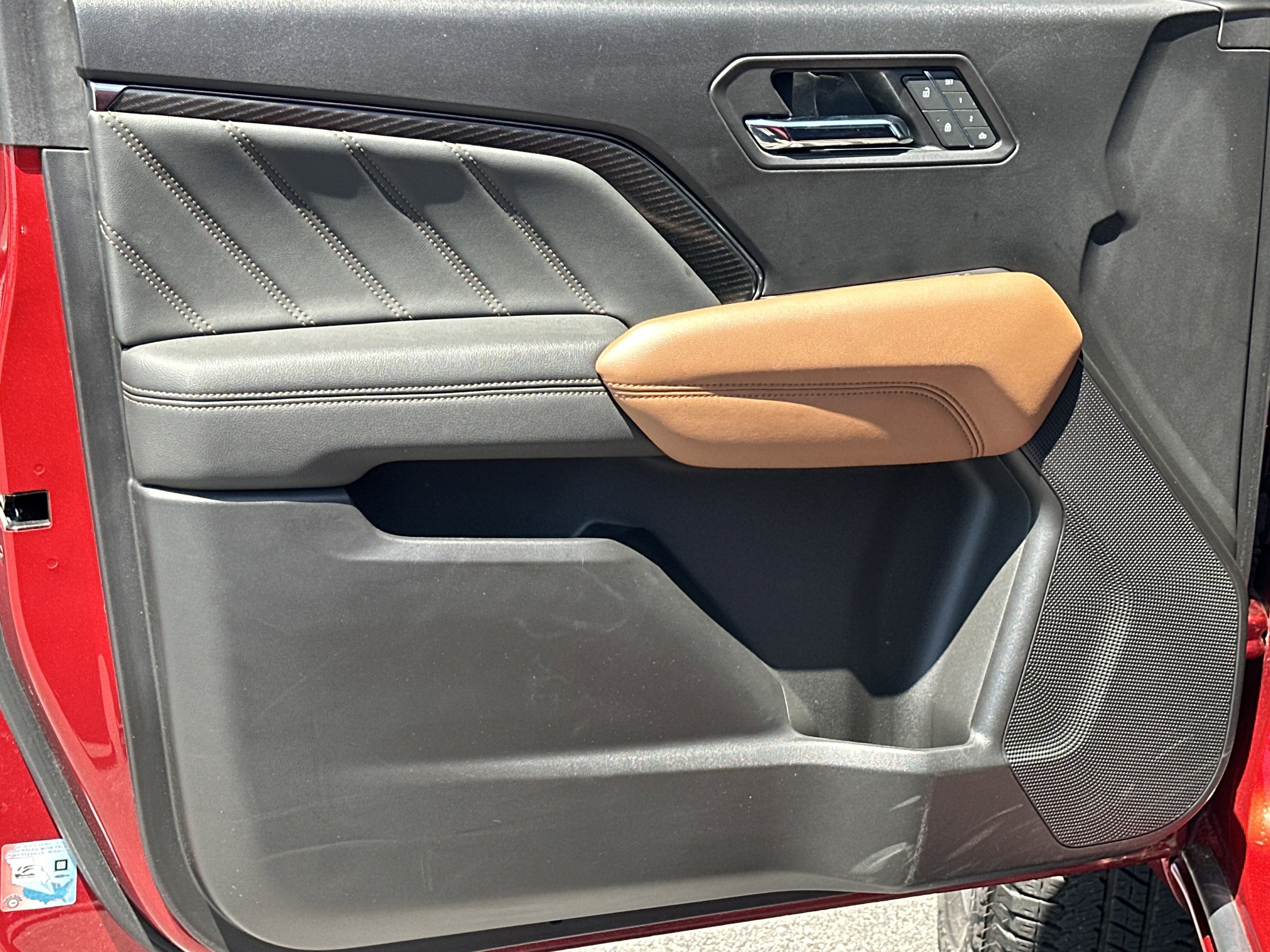 Certified 2023 GMC Canyon AT4 w/ AT4 Premium Package AWD/4WD image 10