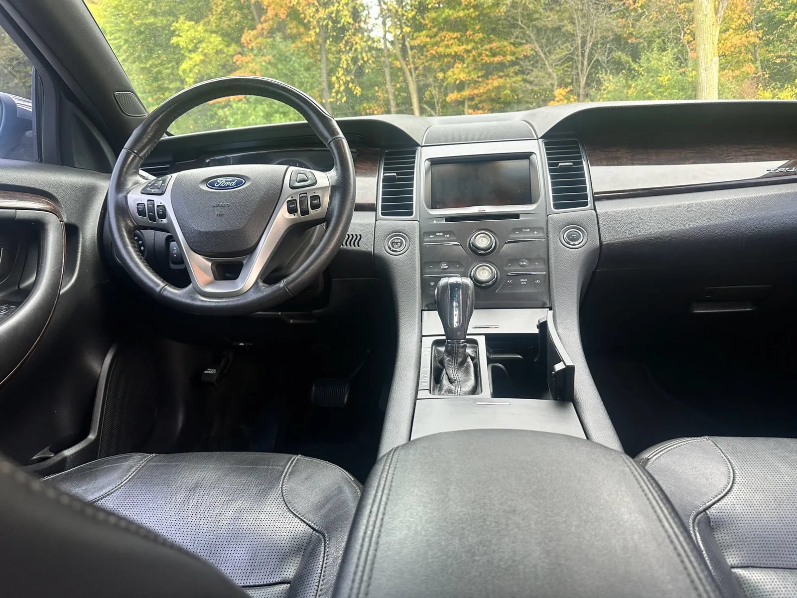 Used 2015 Ford Taurus Limited FWD image 15