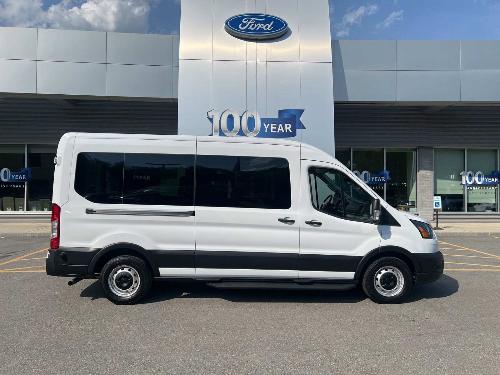 Used 2024 Ford Transit 350 XL RWD image 7