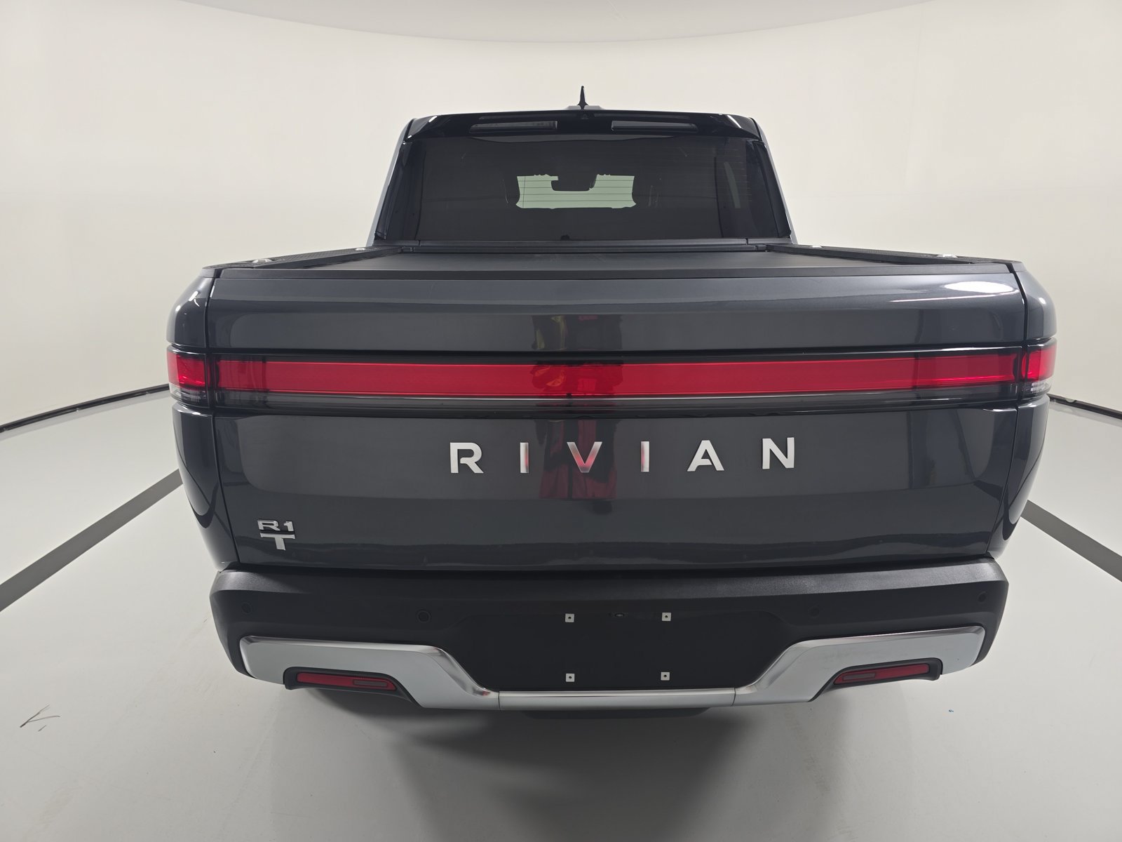 Used 2024 Rivian R1T Adventure Dual AWD/4WD image 4