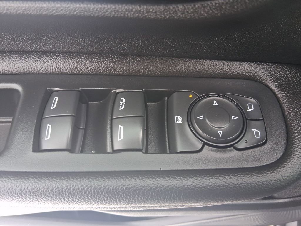 Used 2022 GMC Terrain SLE image 19