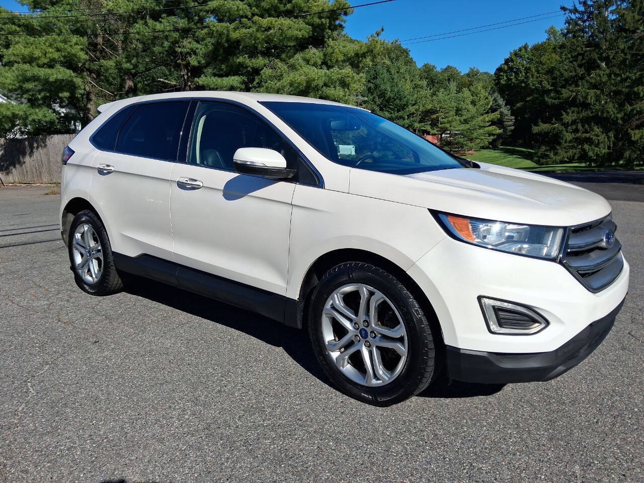 Used 2017 Ford Edge Titanium w/ Technology Package AWD/4WD image 7