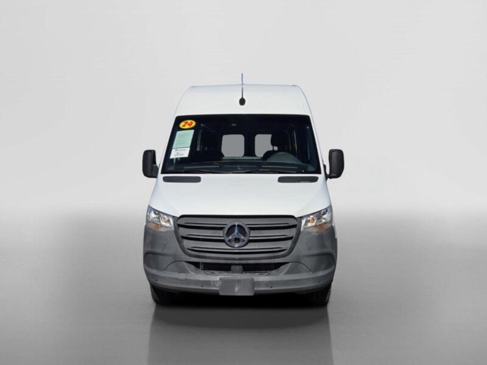 Used 2024 Mercedes-Benz Sprinter 4500 image 9