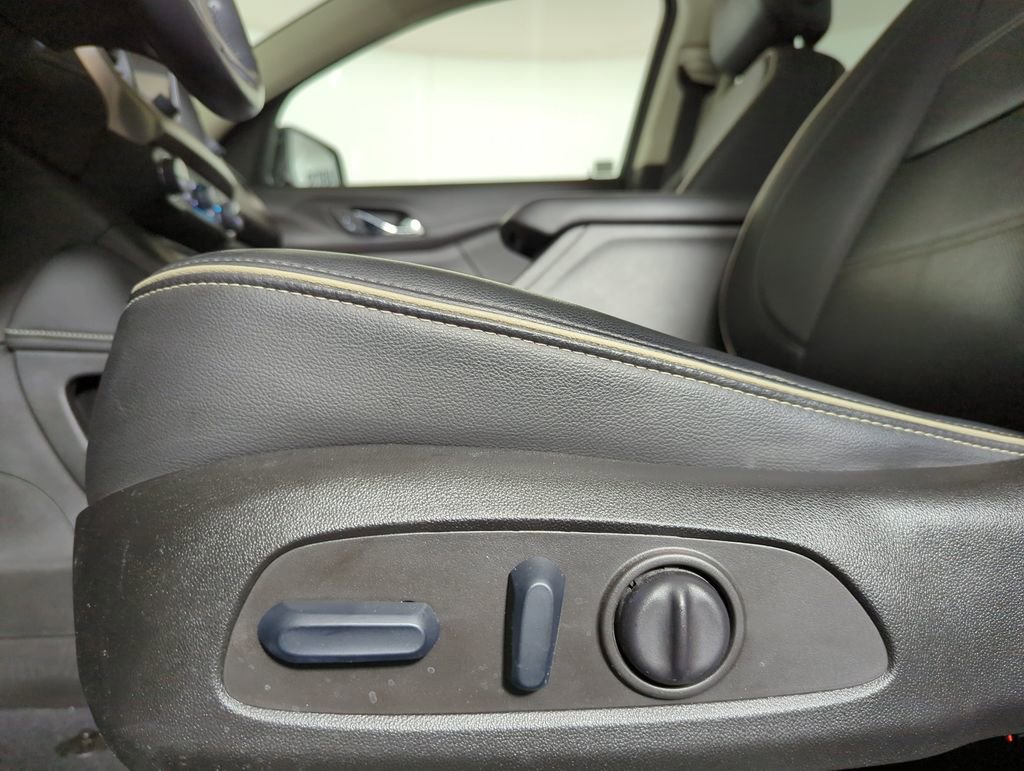 Used 2022 GMC Acadia Denali w/ Denali Ultimate Package image 25