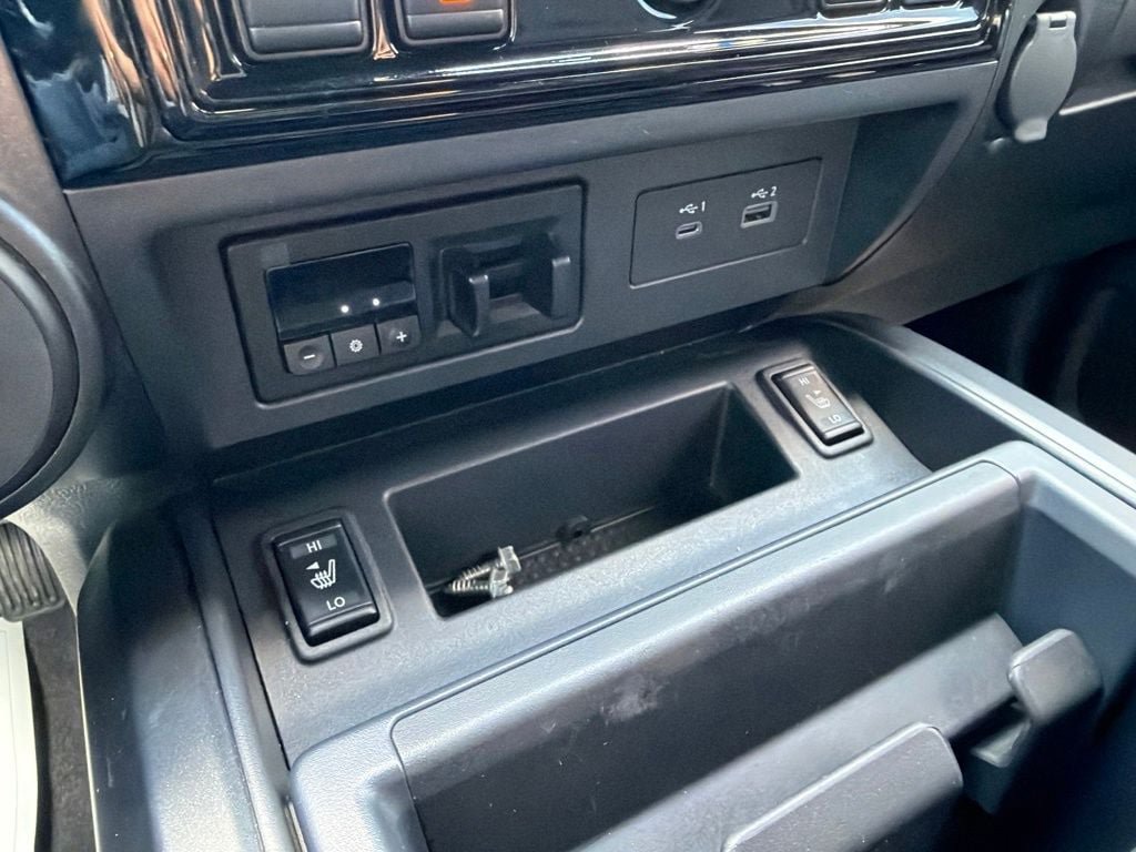 Used 2021 Nissan Titan PRO-4X w/ Pro-4x Convenience Package AWD/4WD image 28