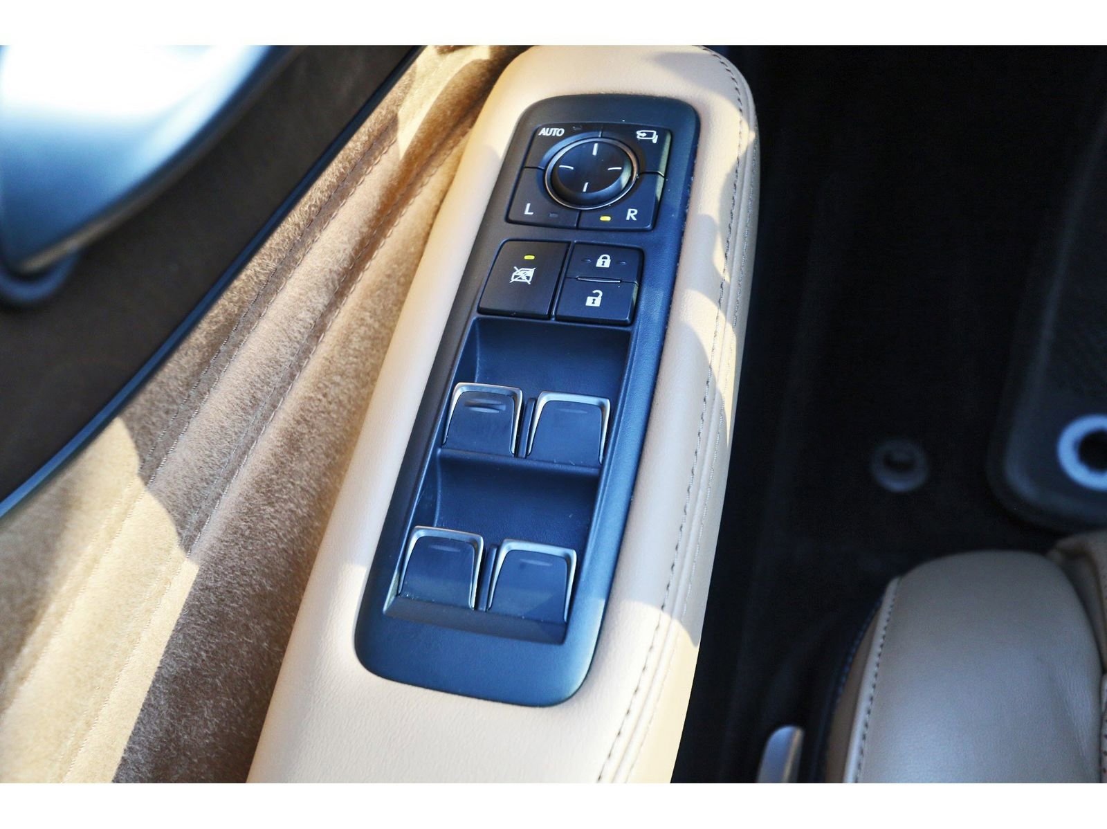 Used 2024 Lexus LS 500 image 23