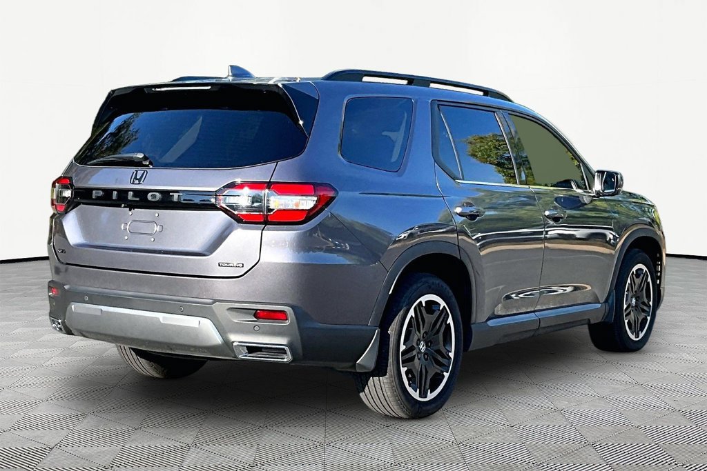 Used 2026 Honda Pilot Touring image 5