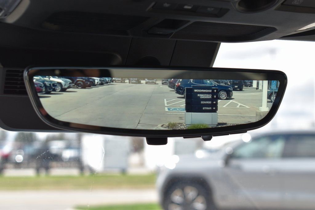 New 2025 GMC Hummer EV 2X w/ LPO, Illumination Package image 24