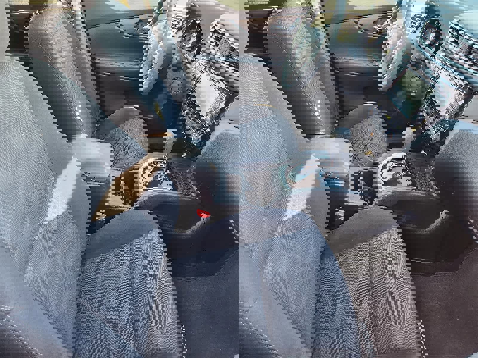 Used 2014 Nissan Rogue SV w/ SV Premium Package image 14