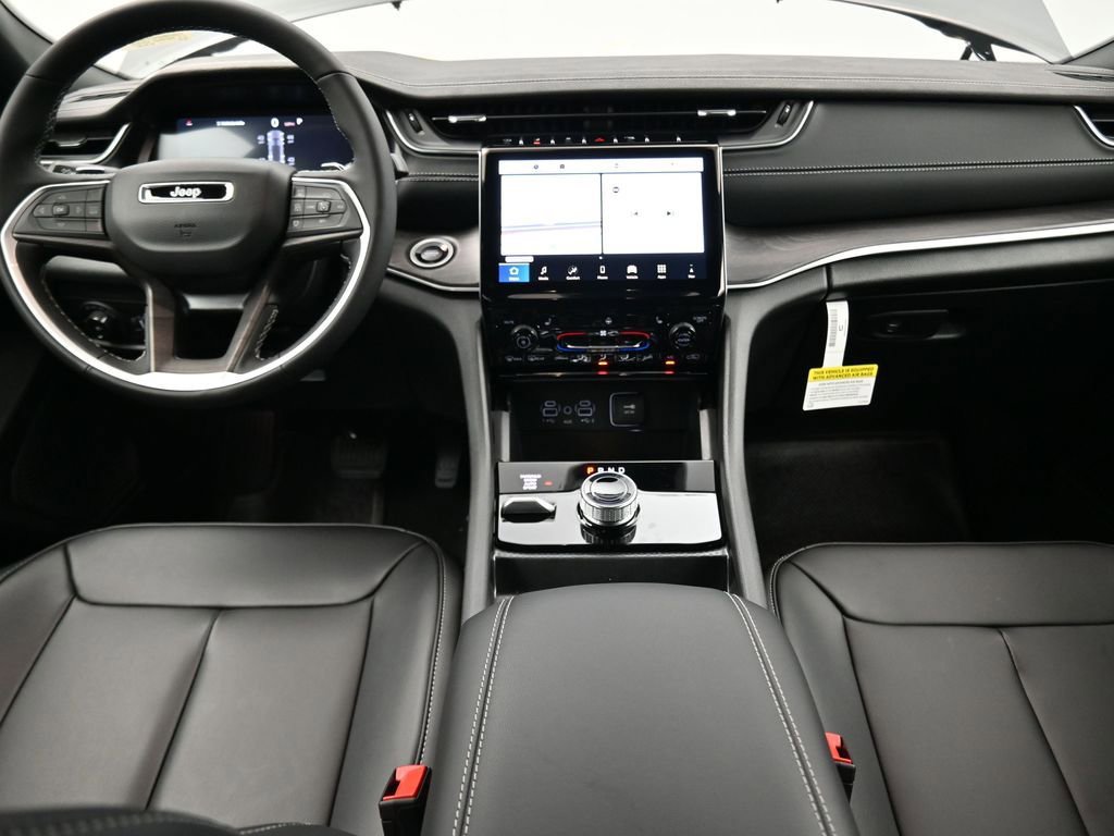 New 2025 Jeep Grand Cherokee Limited image 32