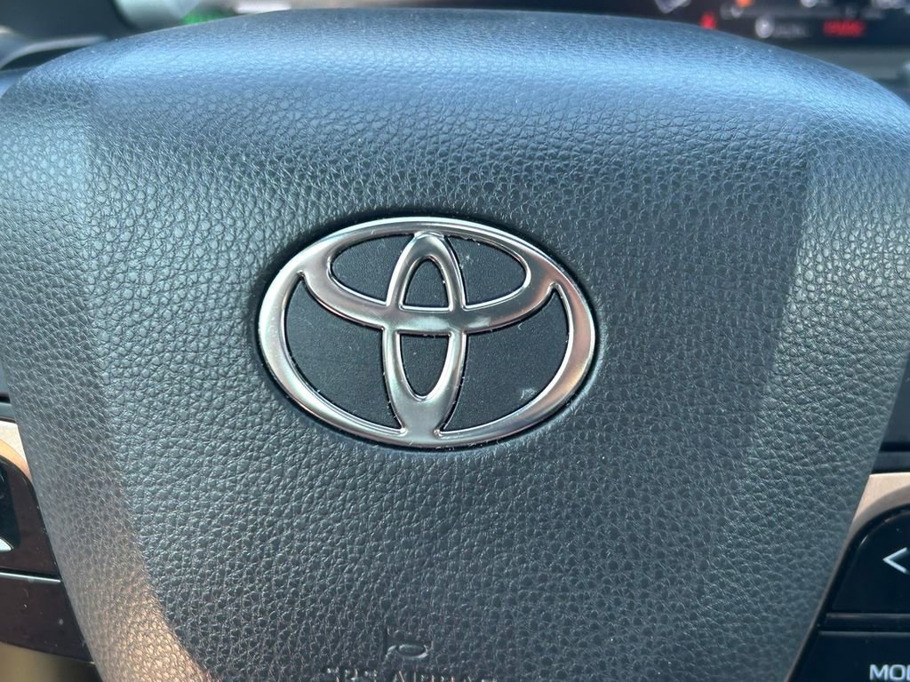 Used 2023 Toyota Crown Platinum image 39