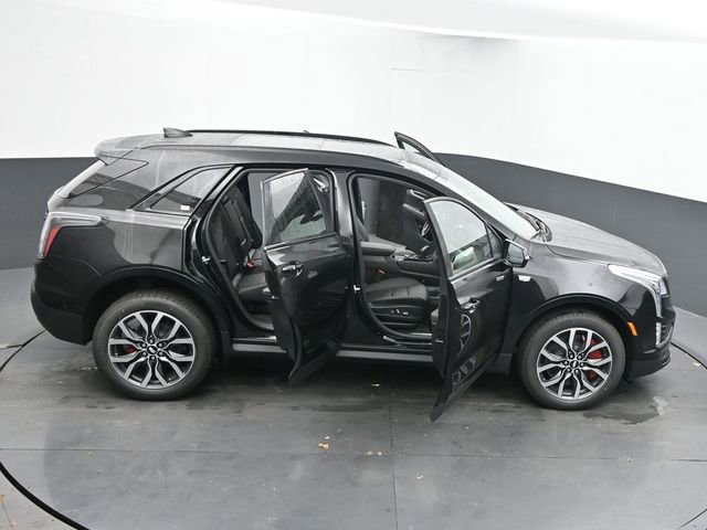 New 2026 Cadillac XT5 Sportv w/ LPO, Onyx Lite Package AWD/4WD image 61