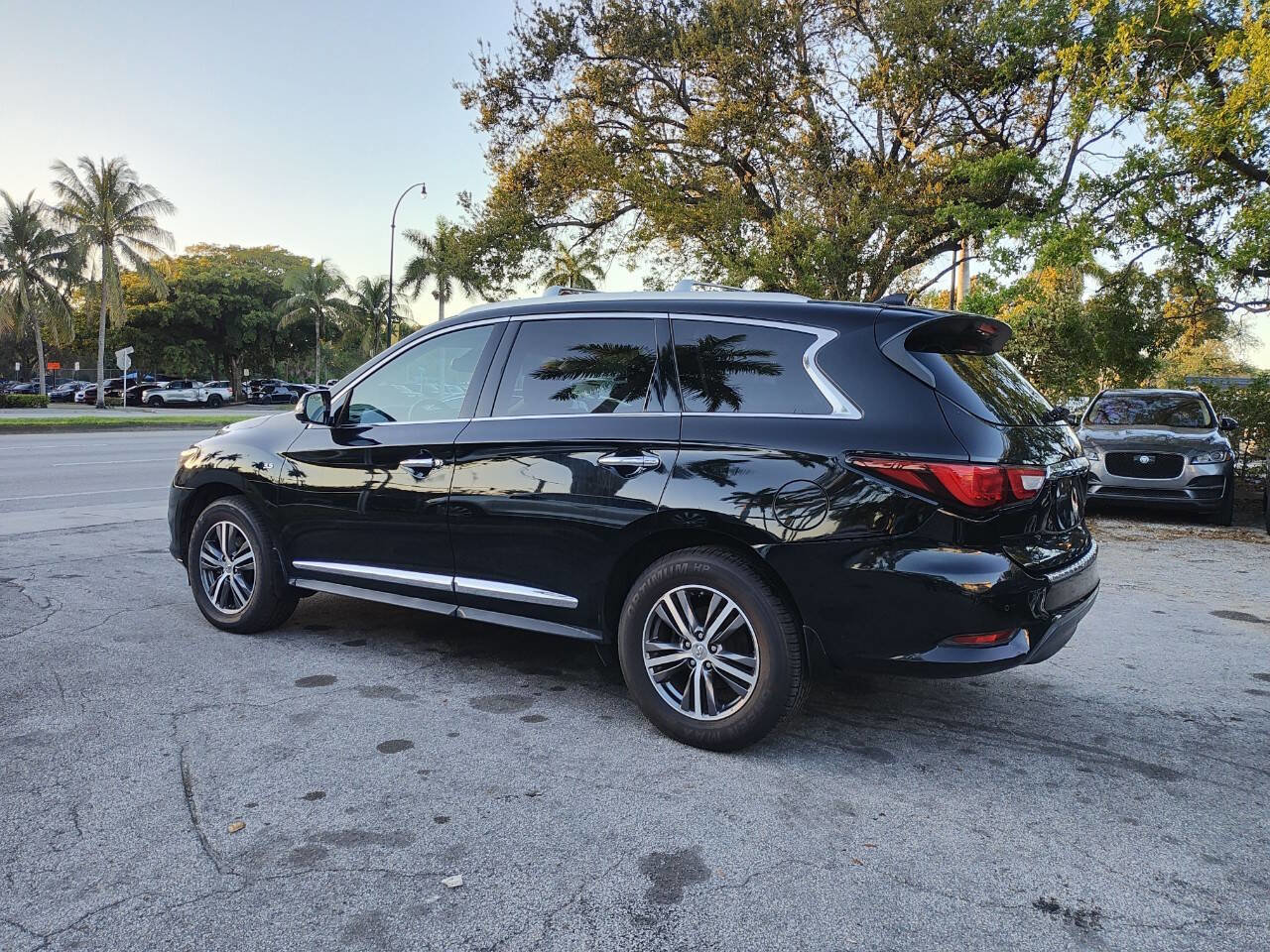 Used 2018 INFINITI QX60 Luxe w/ Premium Plus Package AWD/4WD image 7