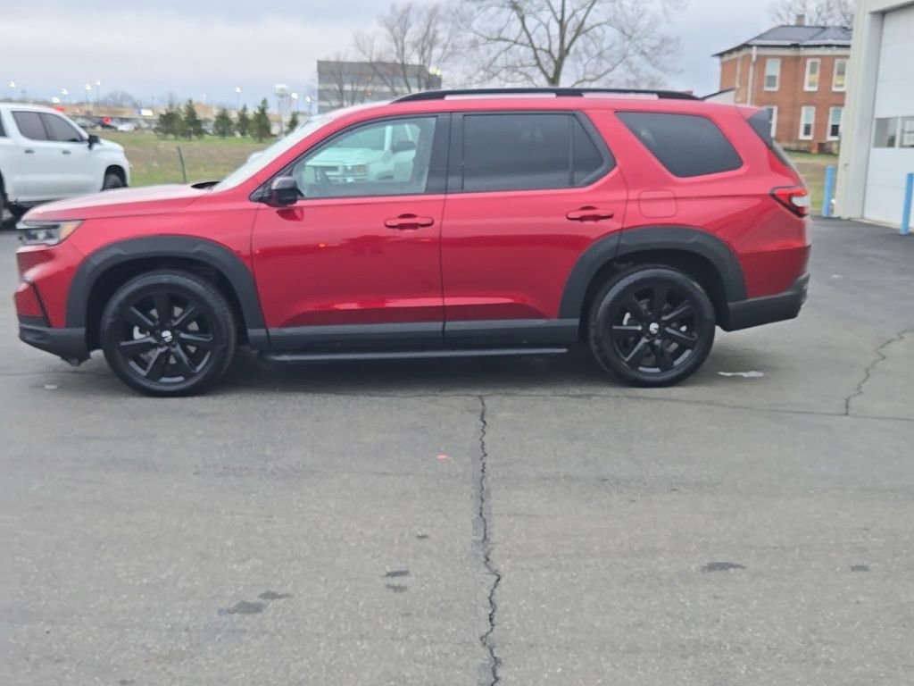 Used 2025 Honda Pilot Black Edition image 4