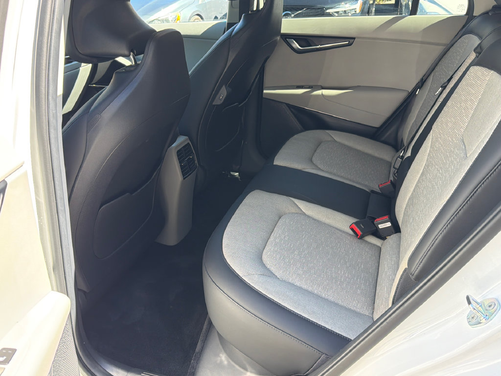 Used 2024 Kia Niro Wave w/ Wave Preserve Package FWD image 20