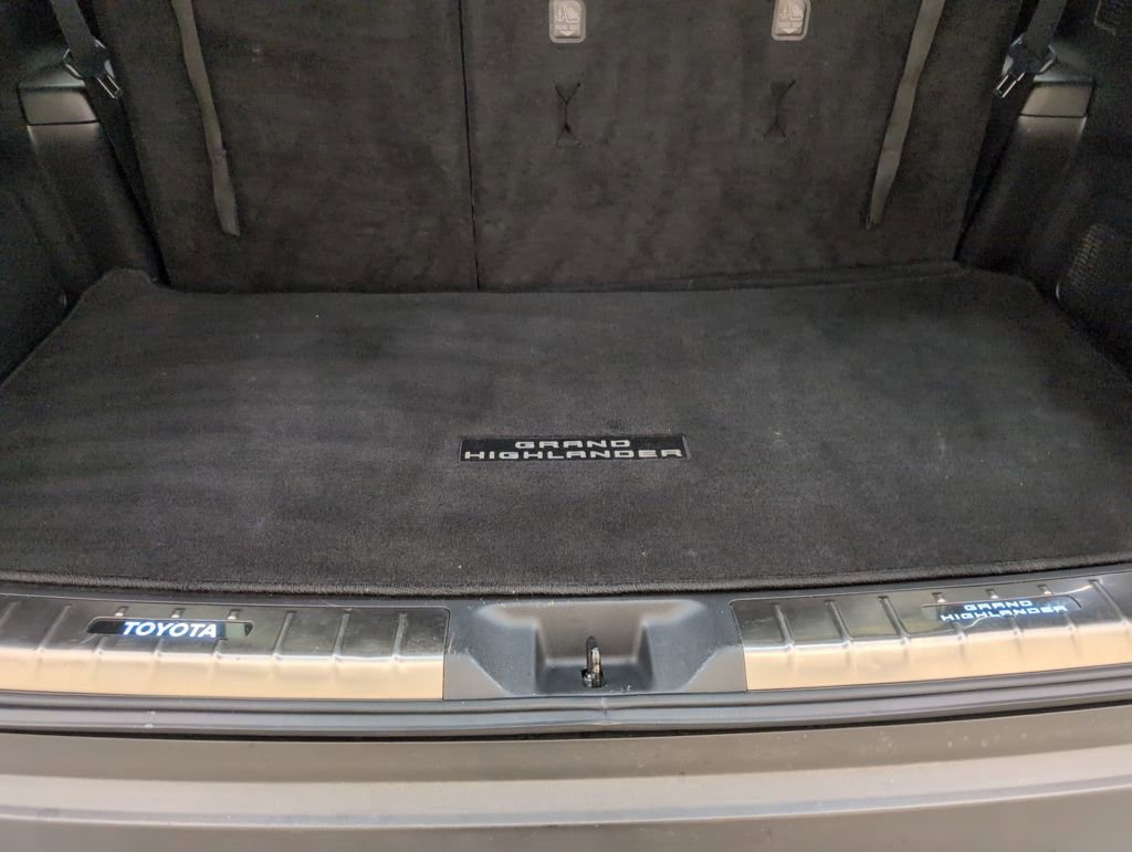 Used 2024 Toyota Grand Highlander Limited image 39