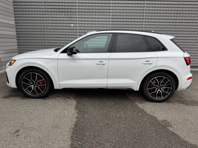 Certified 2025 Audi SQ5 Premium Plus w/ Premium Plus Package AWD/4WD image 2