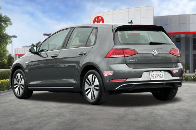Used 2017 Volkswagen e-Golf SE w/ DC Fast Charging Package FWD image 6