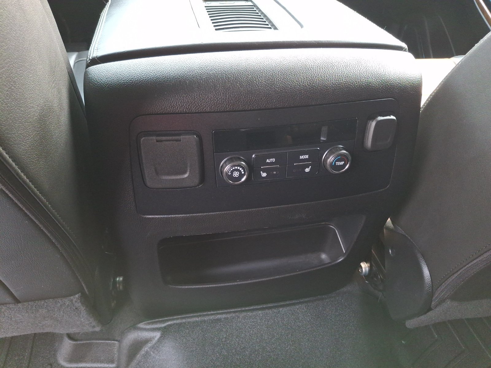 Used 2019 GMC Yukon Denali AWD/4WD image 14