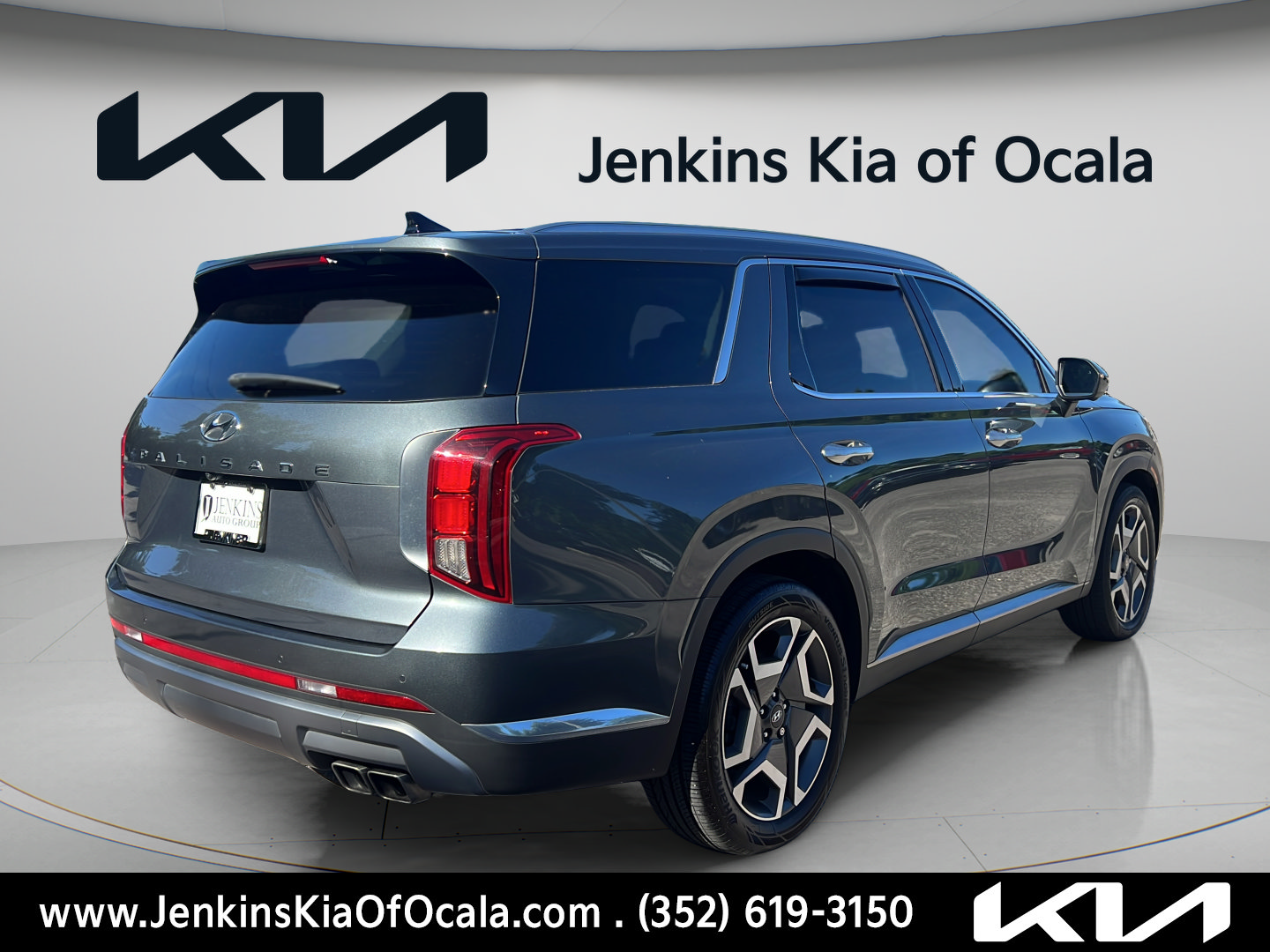 Used 2023 Hyundai Palisade Limited FWD image 3