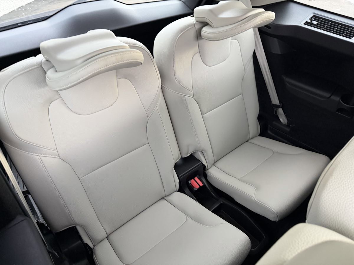 Used 2019 Volvo XC90 T5 Momentum w/ Protection Package Premier image 16