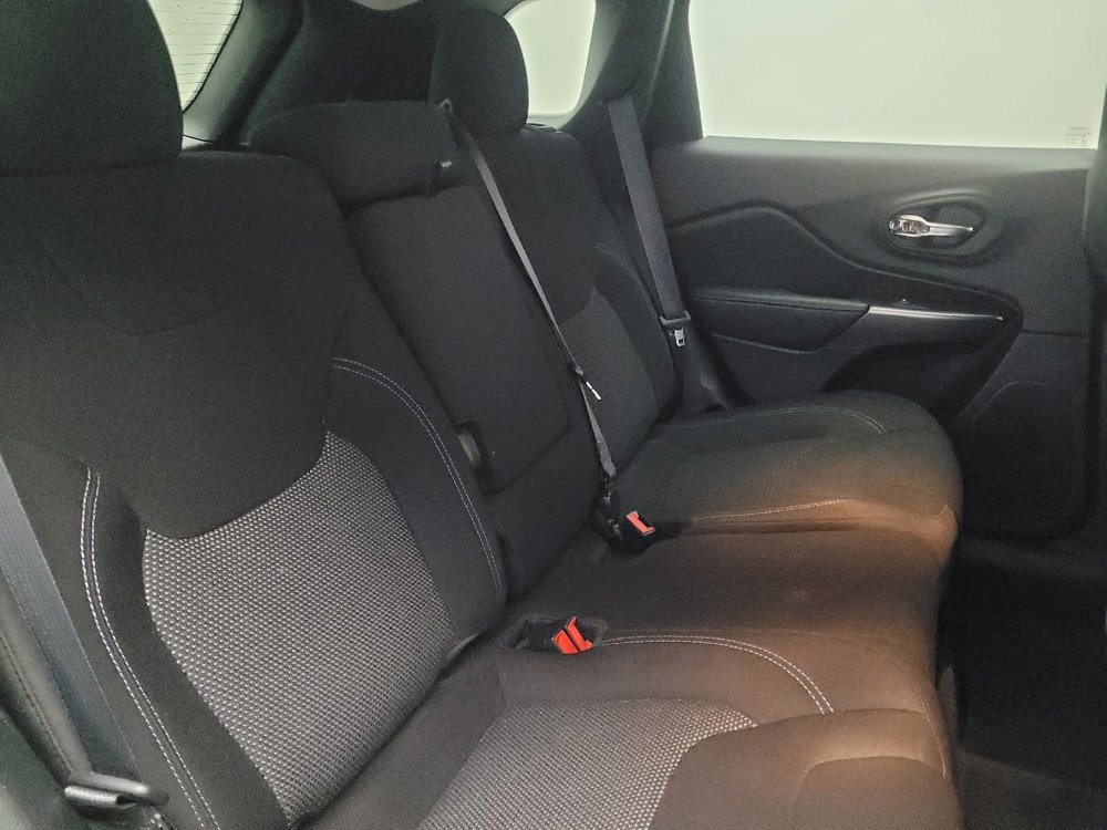 Used 2020 Jeep Cherokee Latitude image 19