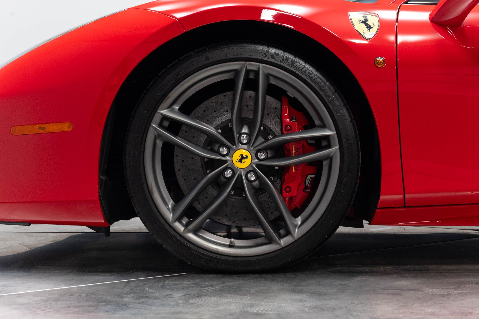 Used 2018 Ferrari 488 GTB RWD image 45