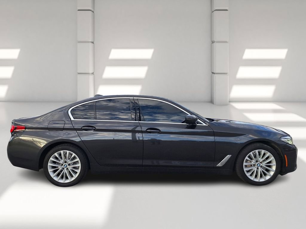 Used 2023 BMW 530i w/ Premium Package image 2