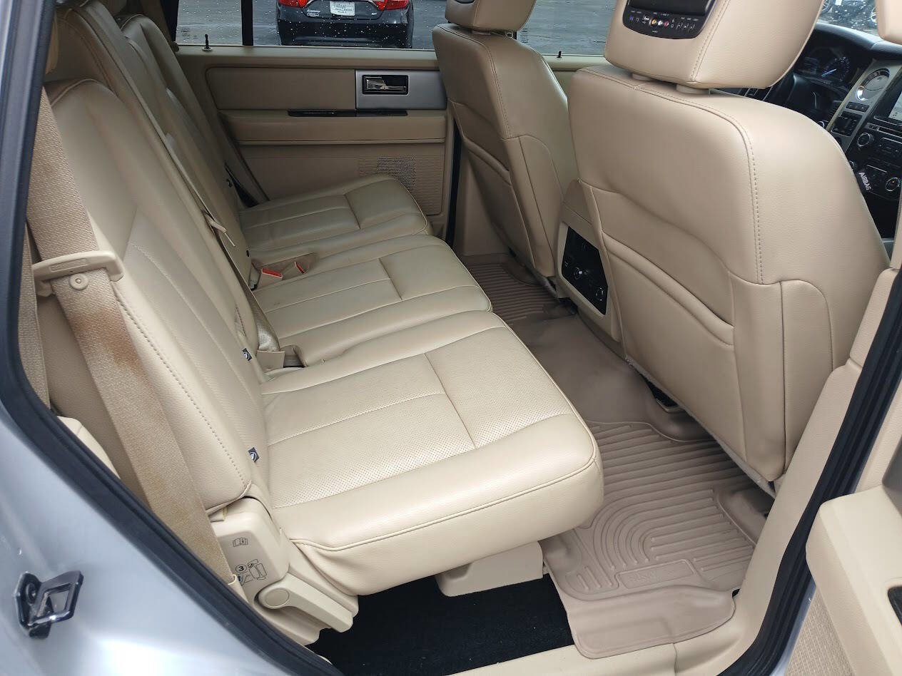 Used 2016 Ford Expedition Limited AWD/4WD image 10