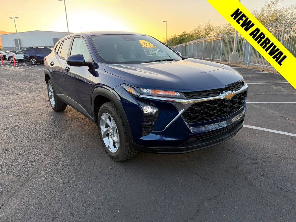 Used 2024 Chevrolet Trax LS w/ LS Convenience Package image 1