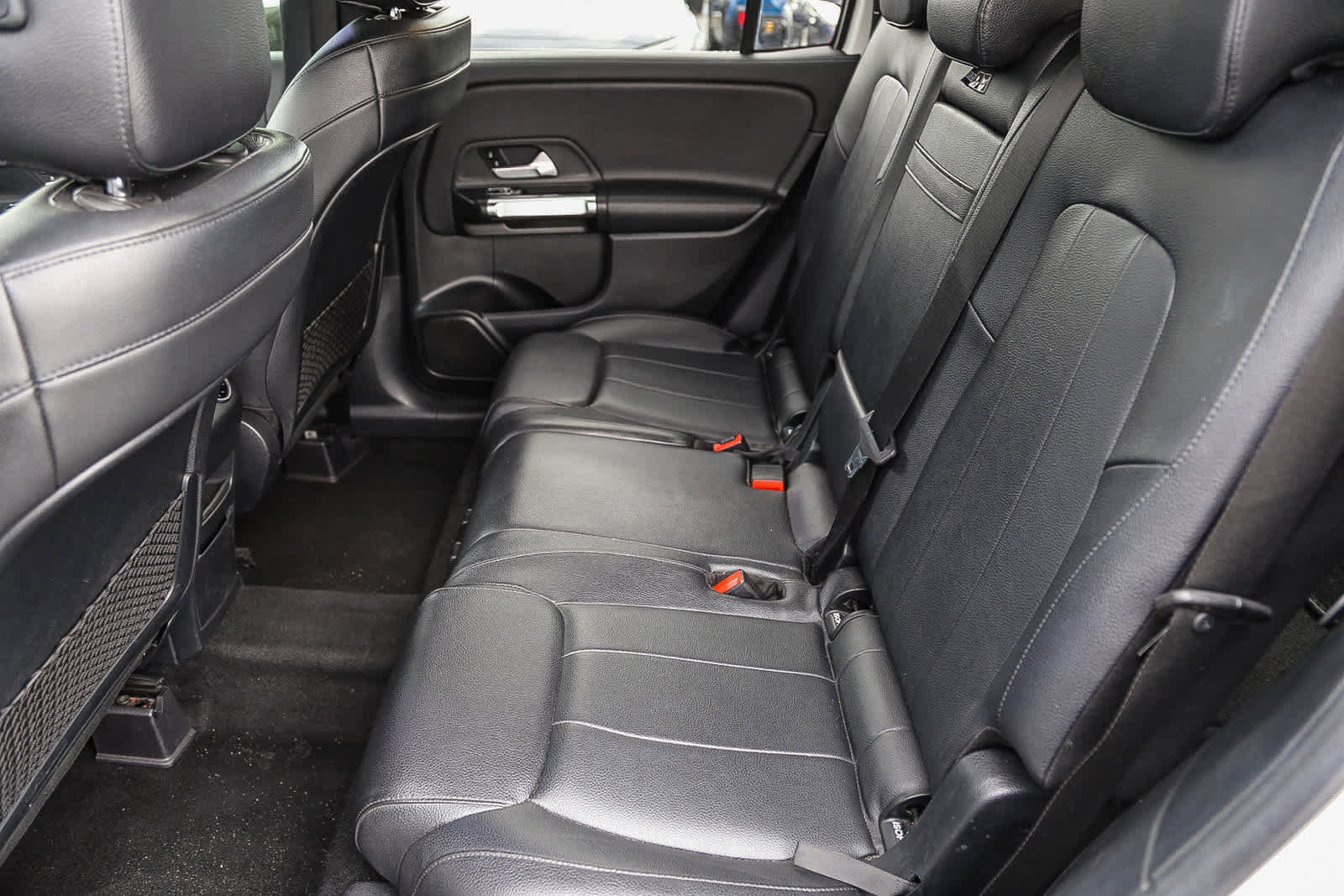 Used 2021 Mercedes-Benz GLB 250 w/ Premium Package image 18