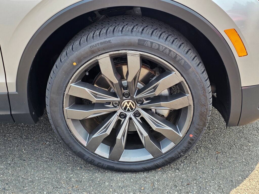 Used 2024 Volkswagen Tiguan S AWD/4WD image 30