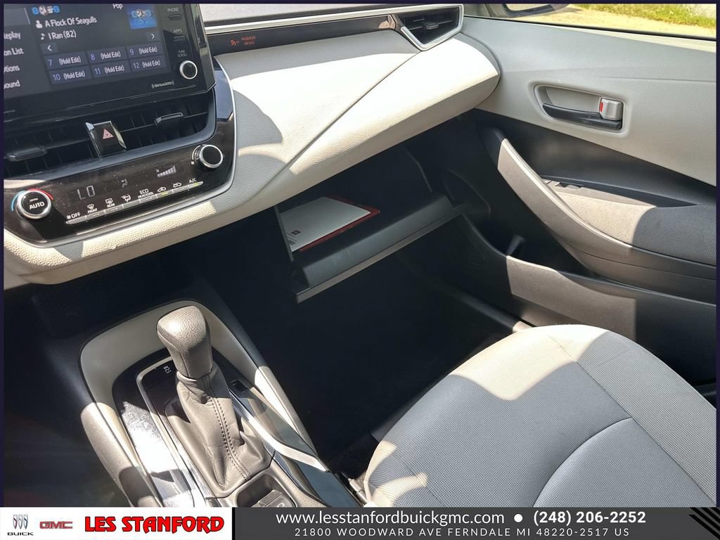 Used 2022 Toyota Corolla LE FWD image 32