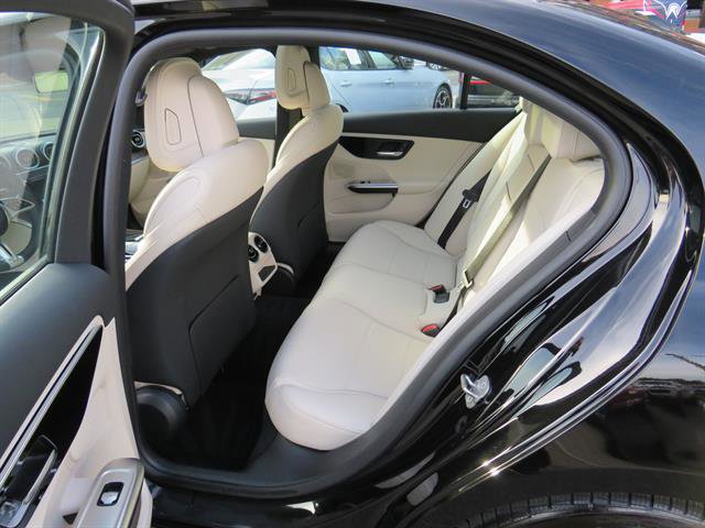 Used 2025 Mercedes-Benz C 300 4MATIC Sedan image 19