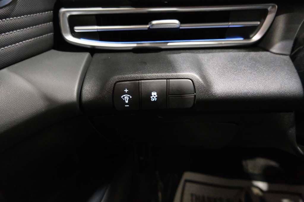 Used 2025 Hyundai Elantra SEL FWD image 35