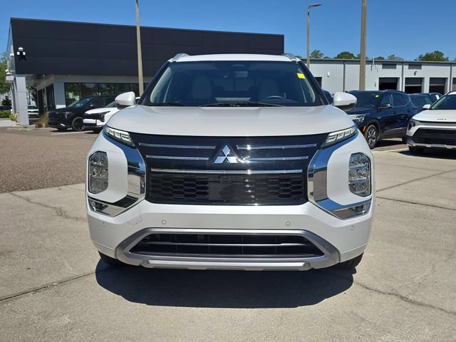 Used 2025 Mitsubishi Outlander SEL FWD image 3